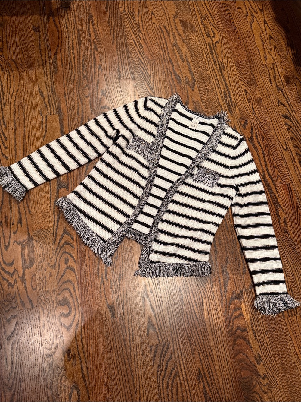 Cache cardigan with fringe trim size M